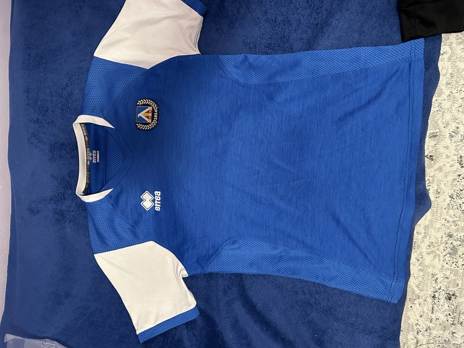 Официални дрехи на Левски