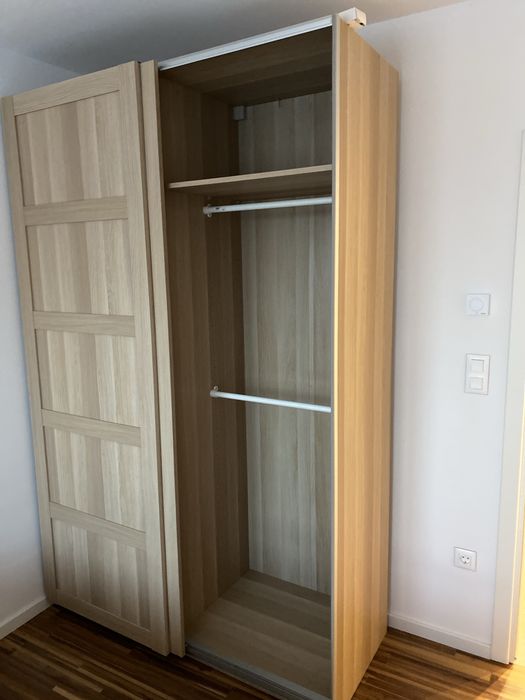 Гардероб - двукрилен с размери - 152 /65 / 240 .  С плъзгащи врати