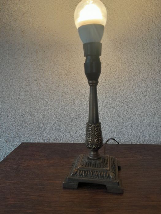 Veioză din bronz,  anii 60