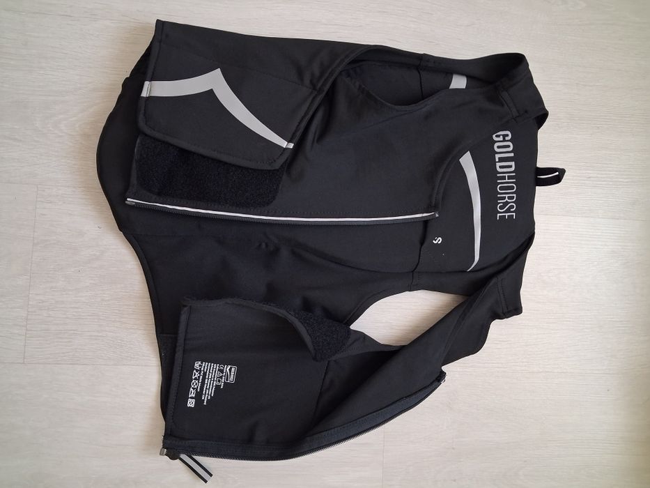 Vand Vesta Echitație GOLDHORSE marime S unisex. Impecabila