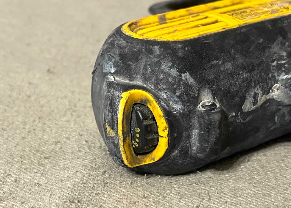 Pistol electric DeWalt DCE580 18V aplicare adezivi si etansanti