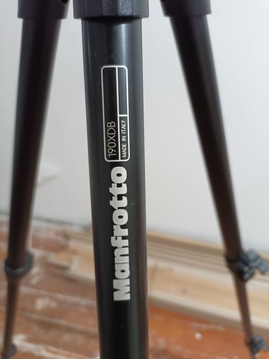 Продам видео штатив Manfrotto 190XDB, голова Weifeng WF-717AH