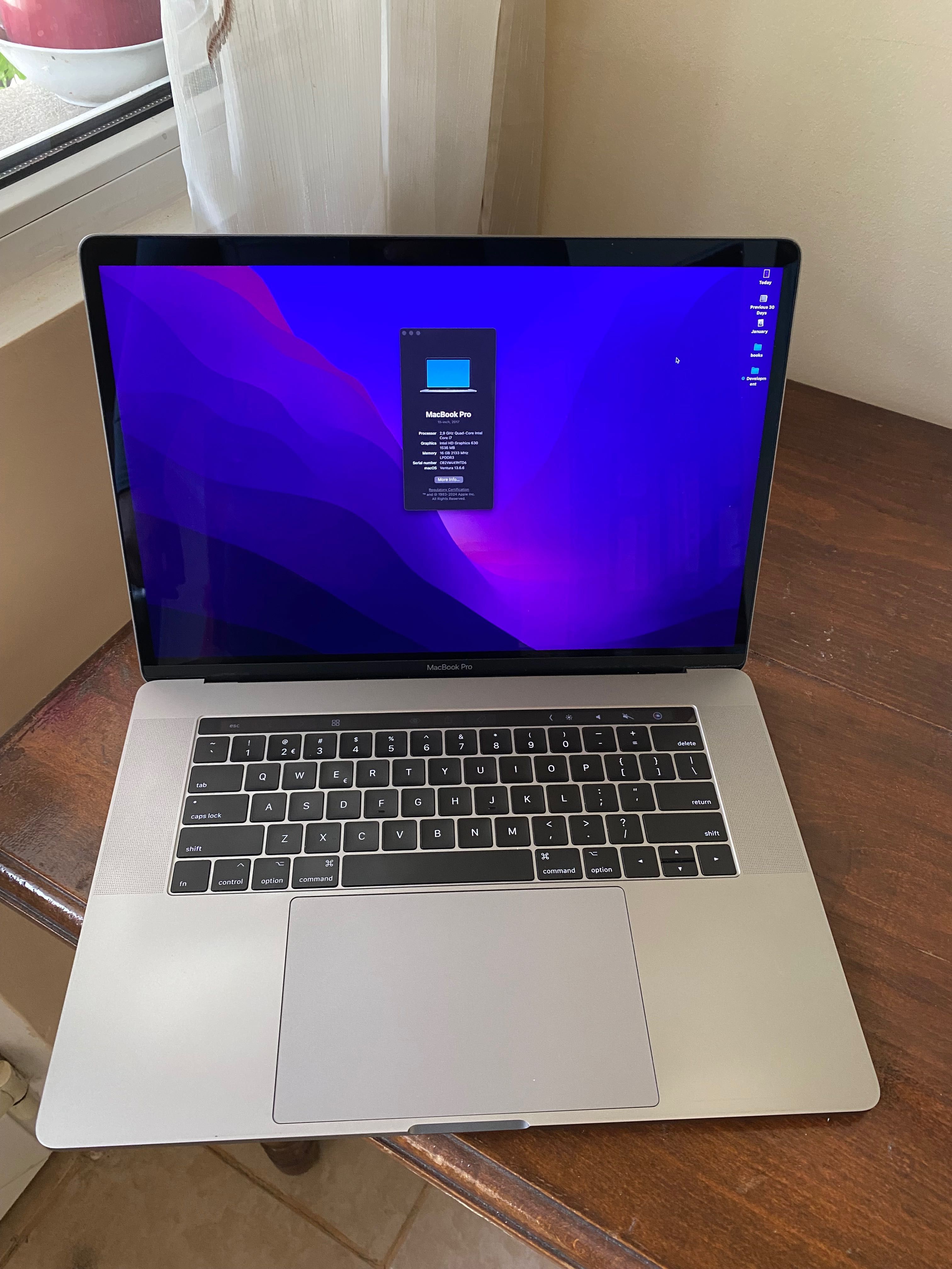 MacBook Pro 15 2017 16gb RAM 512 SSD  i7 2,9GHz