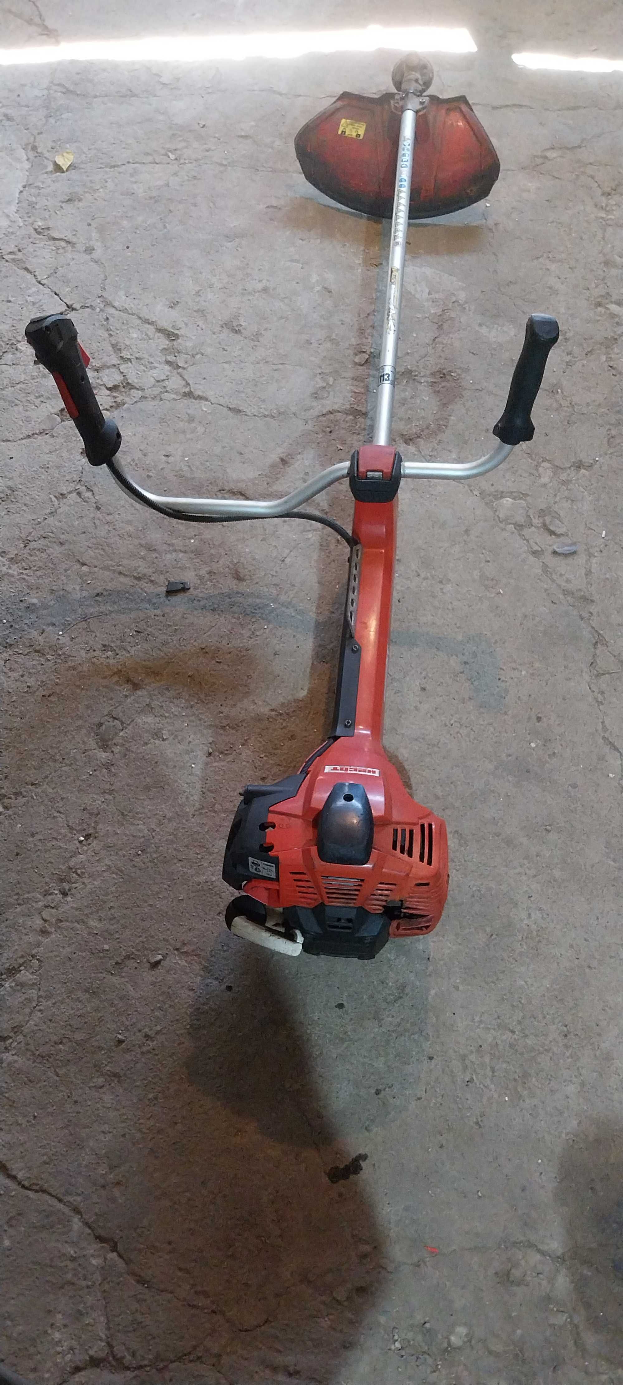 Motocoasa Hecht 154