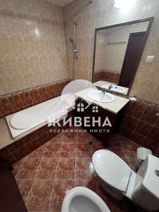 Продава обзаведен 3-стаен апартамент, с.Топола