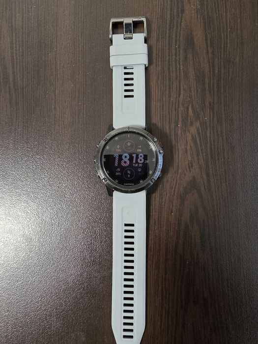 Часовник  Garmin Fenix 5x plus