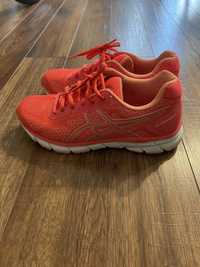 Vand incaltaminte de sport Asics