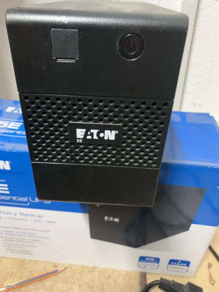 Продавам запазен EATON ups 850i