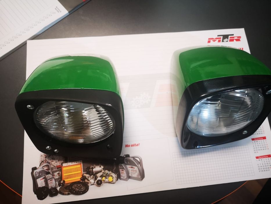 Far stinga dreapta tractor john deere original seria 3000 preț