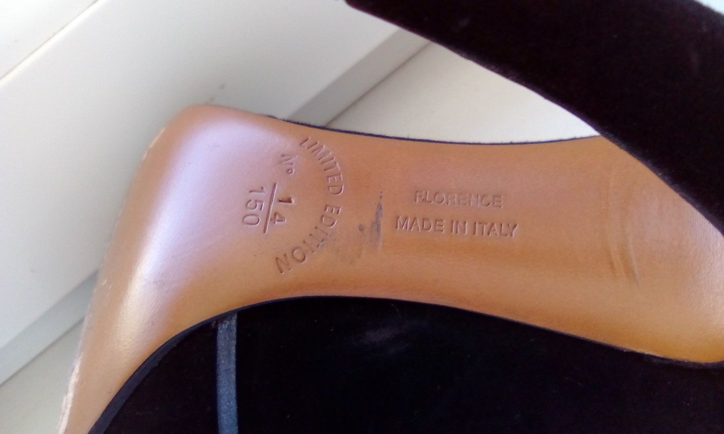 Pantofi Salvatore Ferragamo,originali,piele întoarsă naturala,superbi