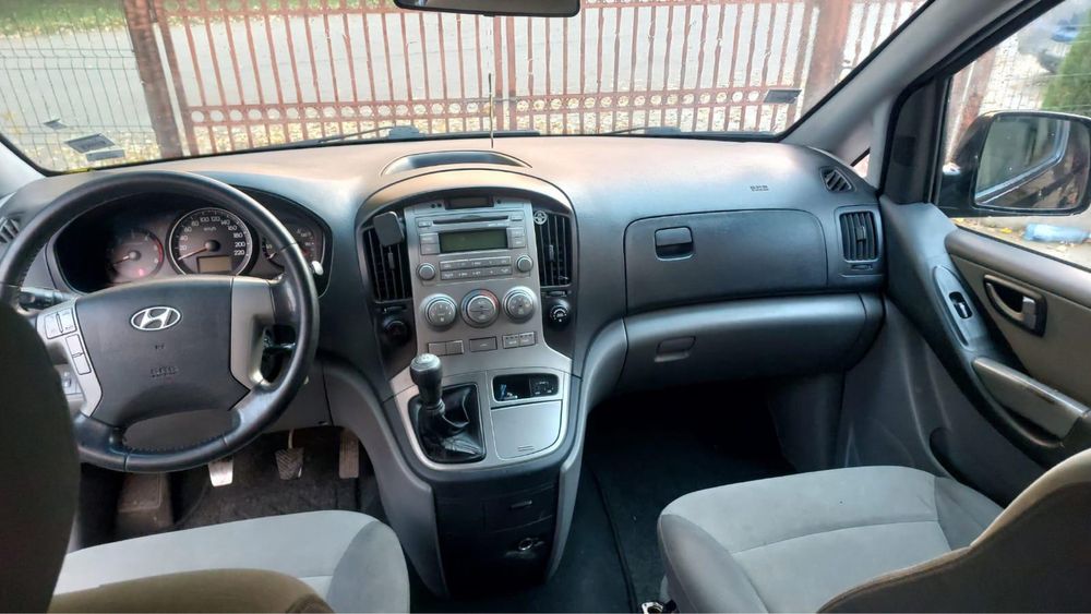 Hyundai H1 Starex 2011