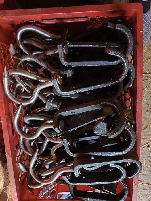 Vând cârlige de măcelărie Euro pentru transport Carcase.