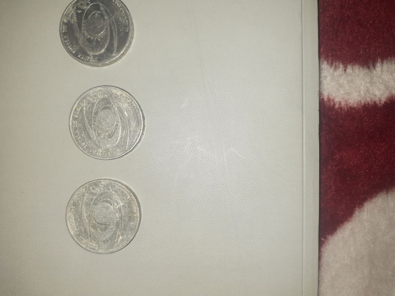 Moneda eclipsa și moneda 100 lei
