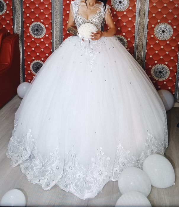 Vand rochie de mireasa