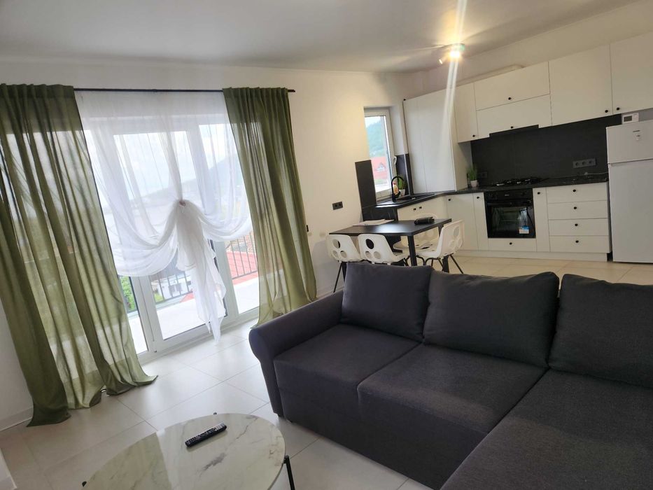 Inchiriez apartament nou, central , 3 camere