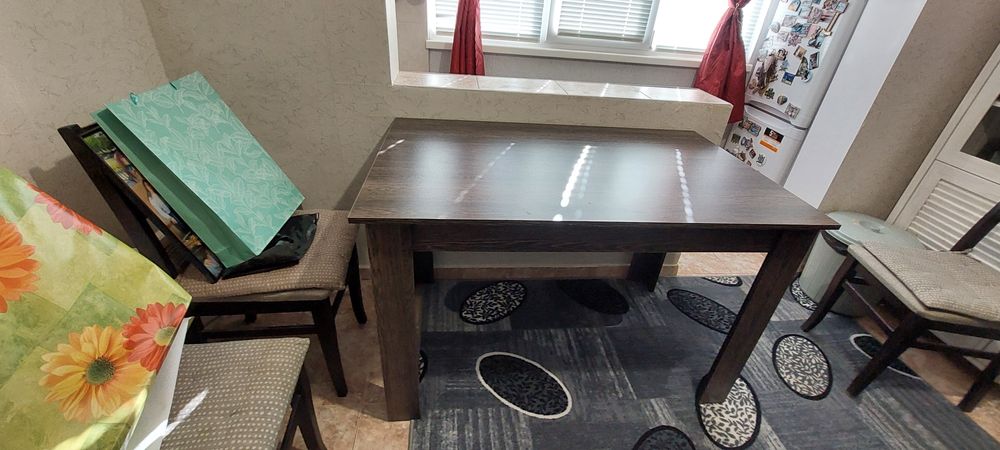 Трапезария маса , 4 стола масив