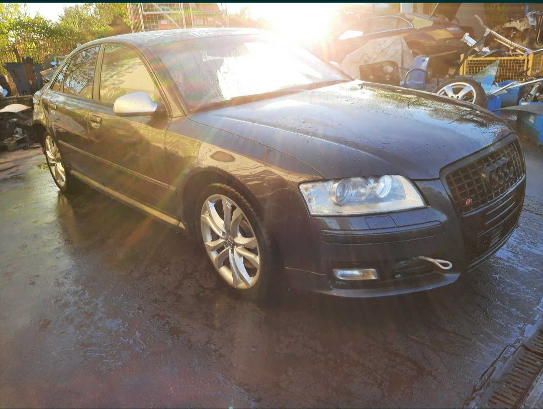 Dezmembrez Audi a8 D3 3.0D