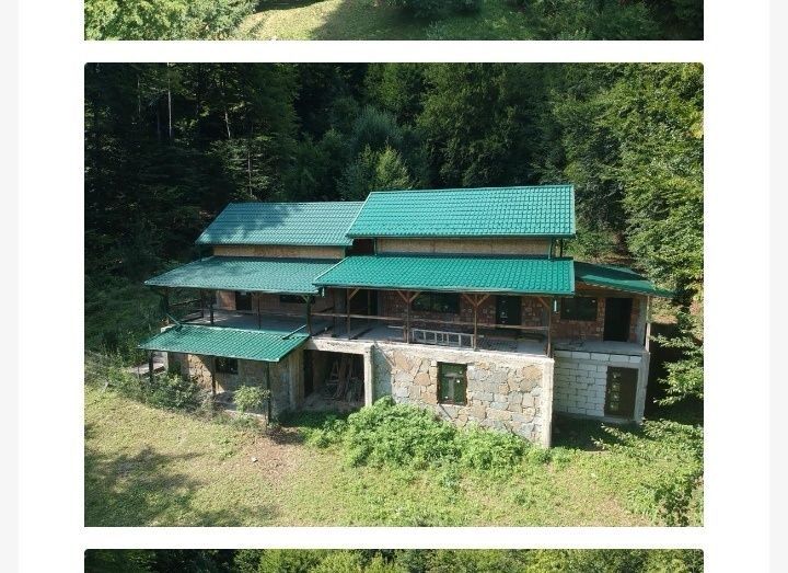 Vând teren cu vila Siriu Bz