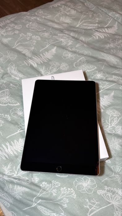 iPad 9th Gen (2021) + Apple Pencil 1st Gen – 64 GB, Wi-Fi, Silver