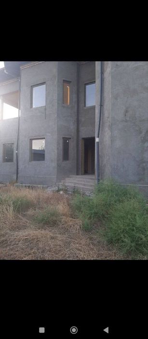 Хасанбой. 12-соток. 16-ком. 3-этажный. Фасад 40/30. Можно в рассрочку.