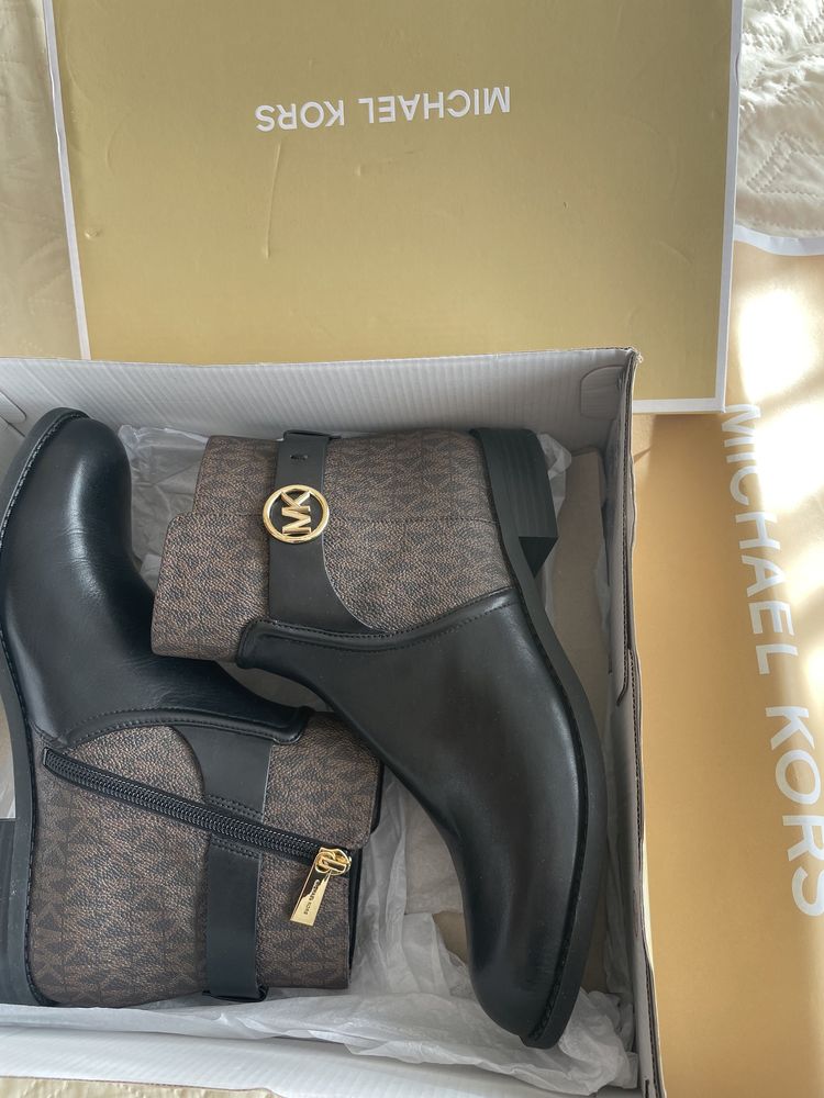 Michael Kors Bootie brown