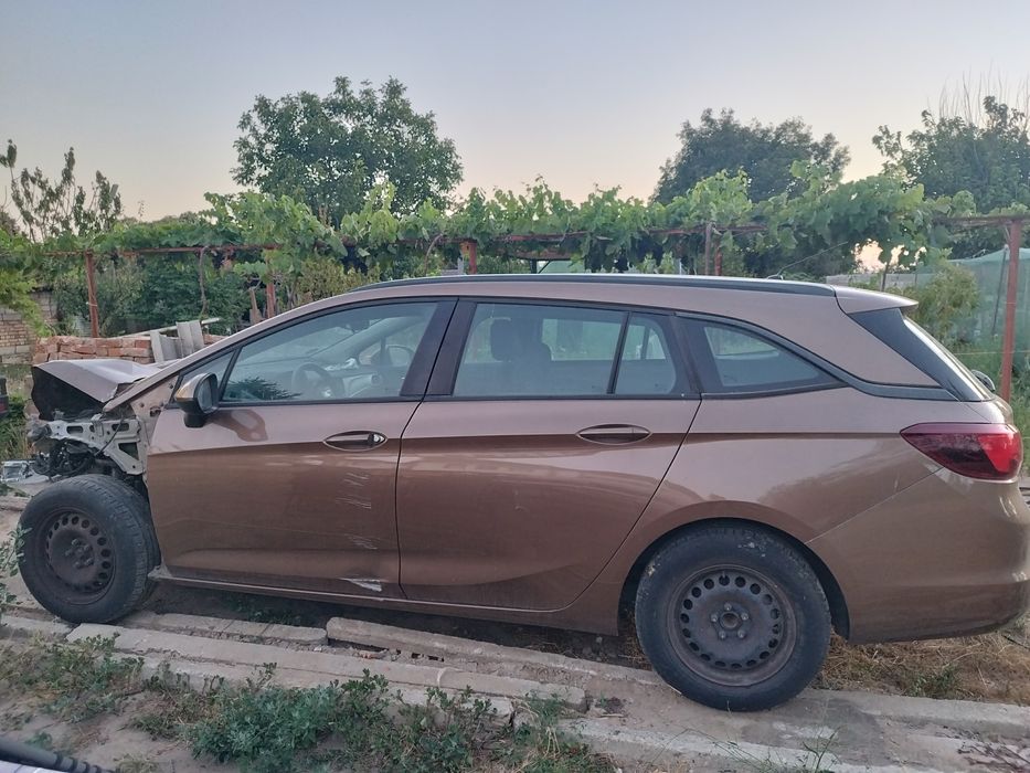 Opel Astra K tourer на части