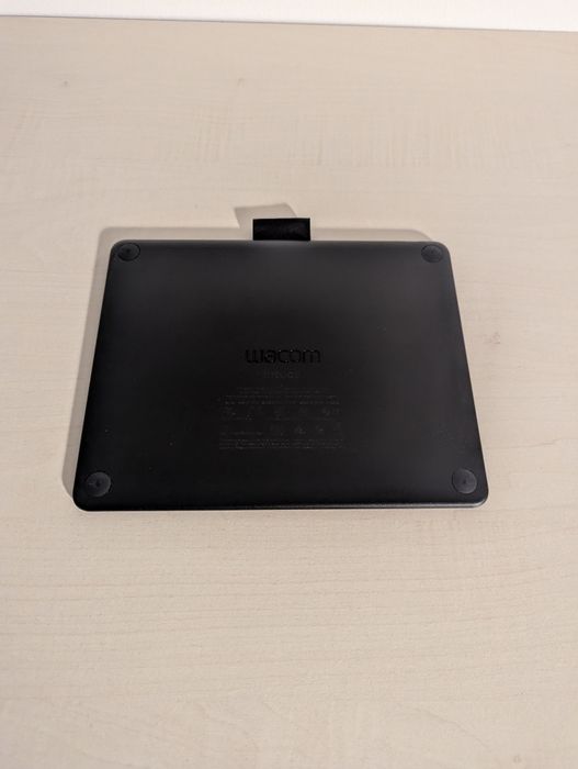 Tabletă grafică Wacom Intuos S 2018 Small, Pen și mănușă, rezerve pen+