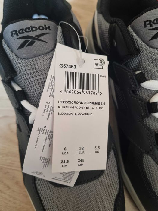 Нови унисекс маратонки Reebok Road Supreme 2.0- с етикети и кутия
