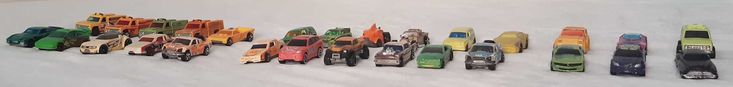 Lot 23 machetuțe Hotwheels Colour Shifters + 5 Maisto / MotorMax