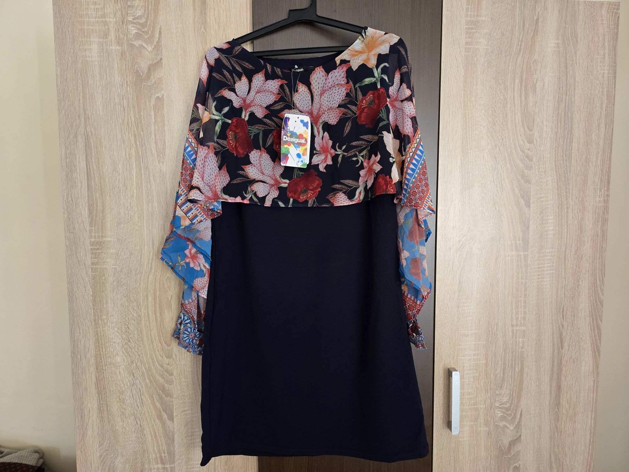 Рокля Desigual размер 40 (M)