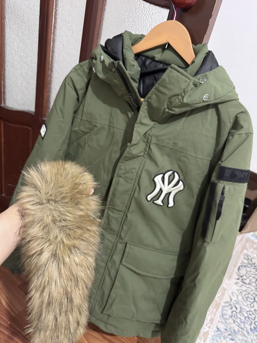 Продается пуховик уни