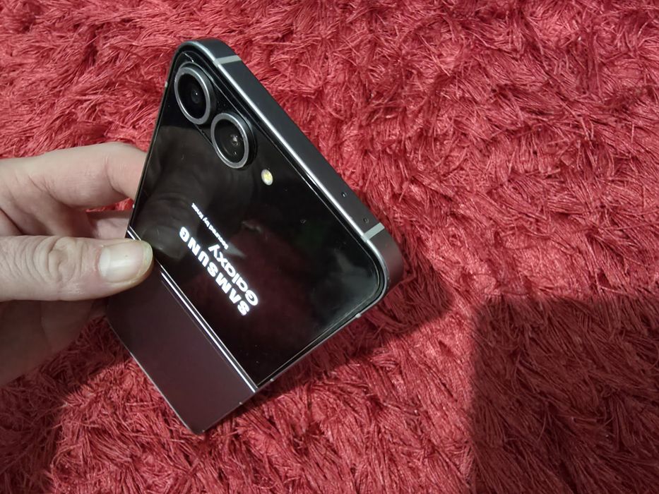 -Samsung Z Fold 6, Grey, 256Gb, 12Ram, doar telefonul, impecabil, star