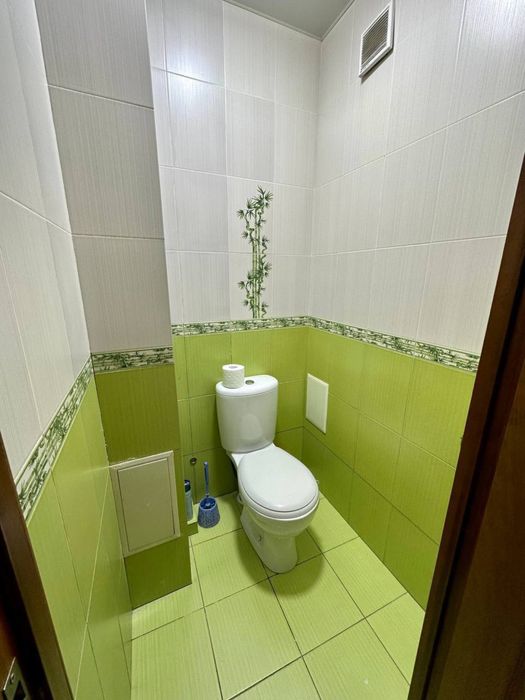 Срочно Продаётся Квартира Ойбек метро У.л Чехова 60.Школа 3.комнатная