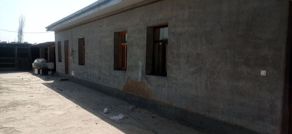 Yangiyulda hovli sotiladi