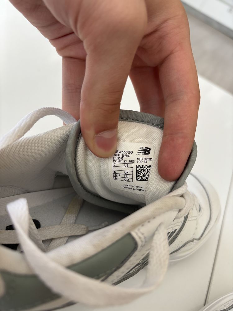 Дамски обувки New Balance 550