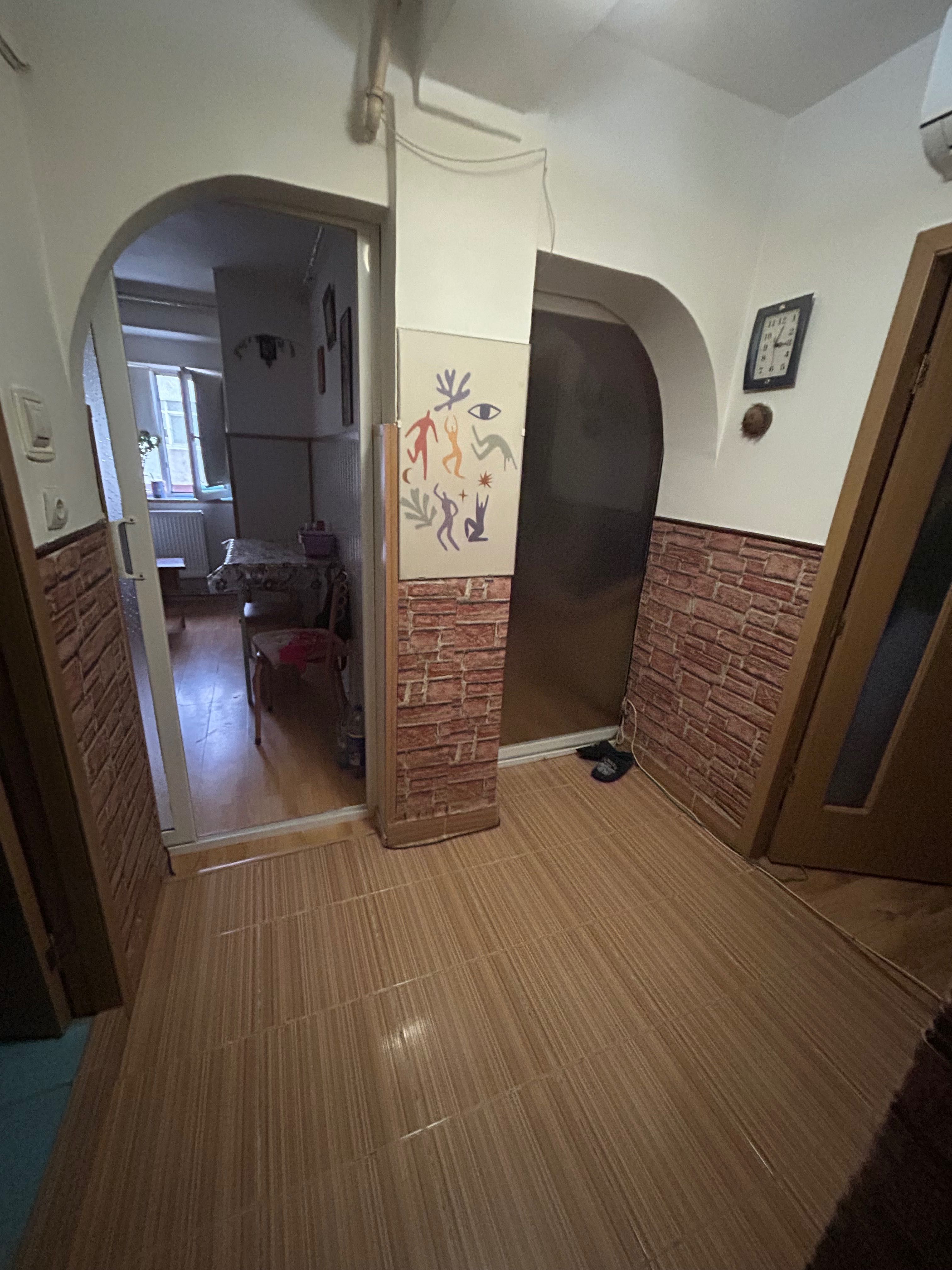 Vand apartament 2 camere