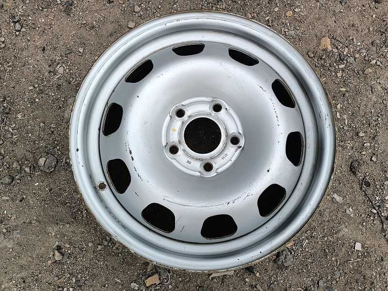 Продам оригинальный металлический диск на автомашину Renault Duster.