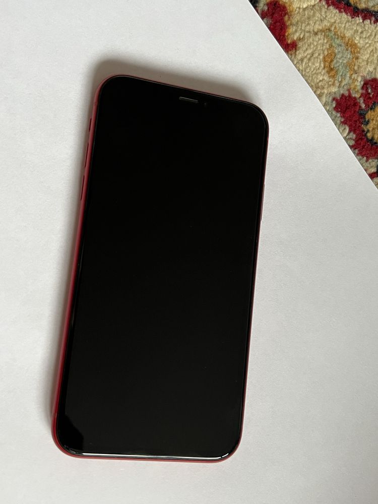 продам iPhone Xr