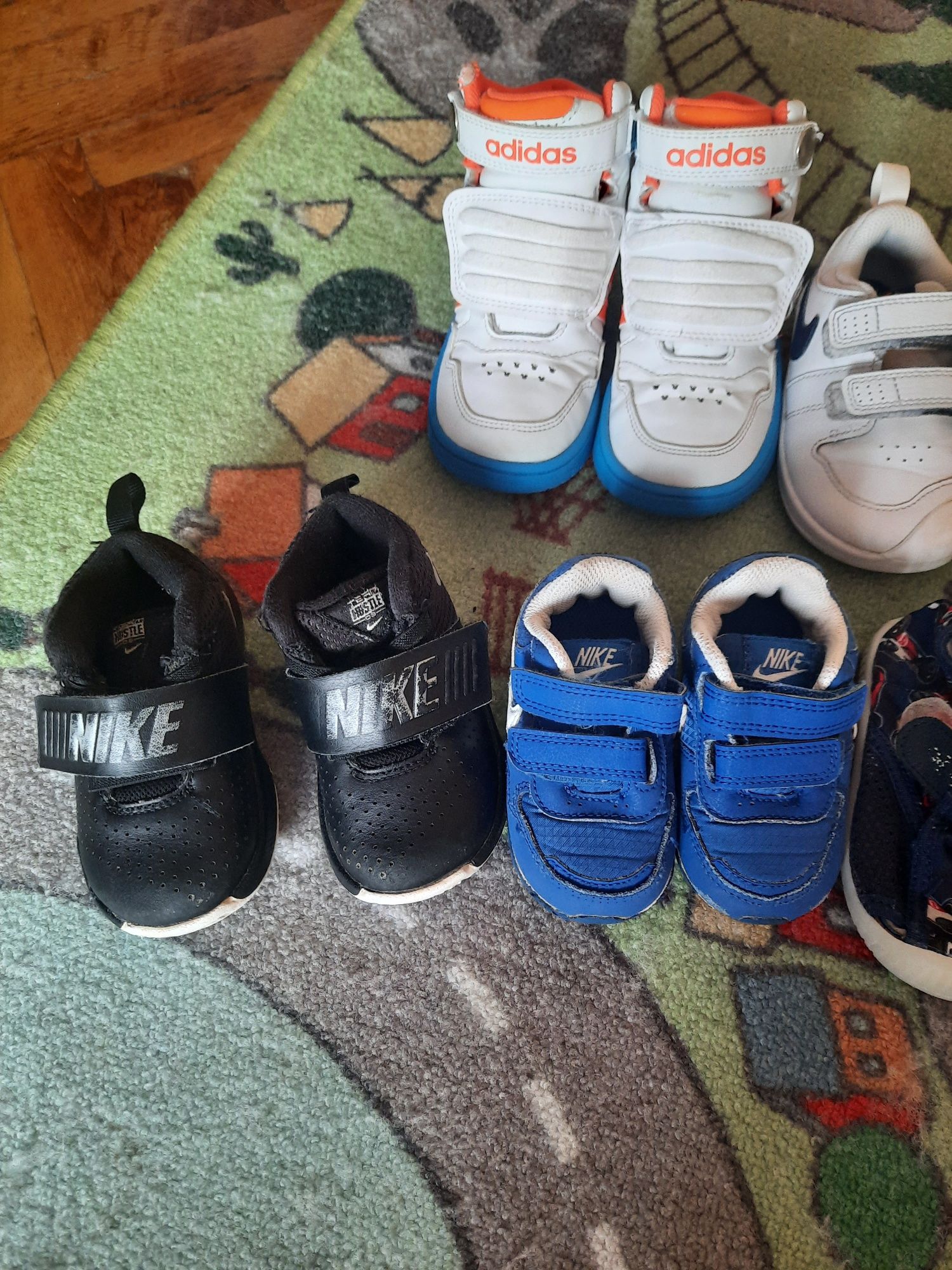 Бебешки и детски маратонки и сандали Nike и Adidas