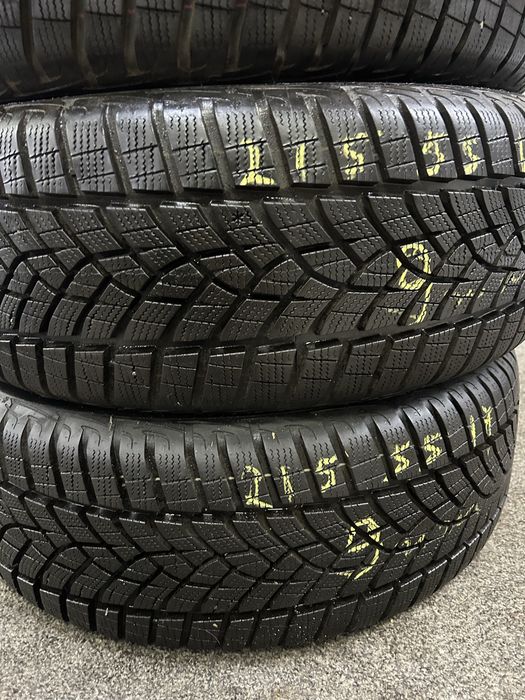 215/55/17 Goodyear Ultra Grip Performance Gen 1 Зимни 4 броя 9 мм