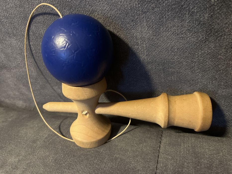 Vând Kendama …..