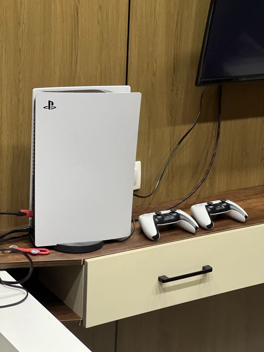 Playstation 5 825GB (2 original djostik) polniy komplekt