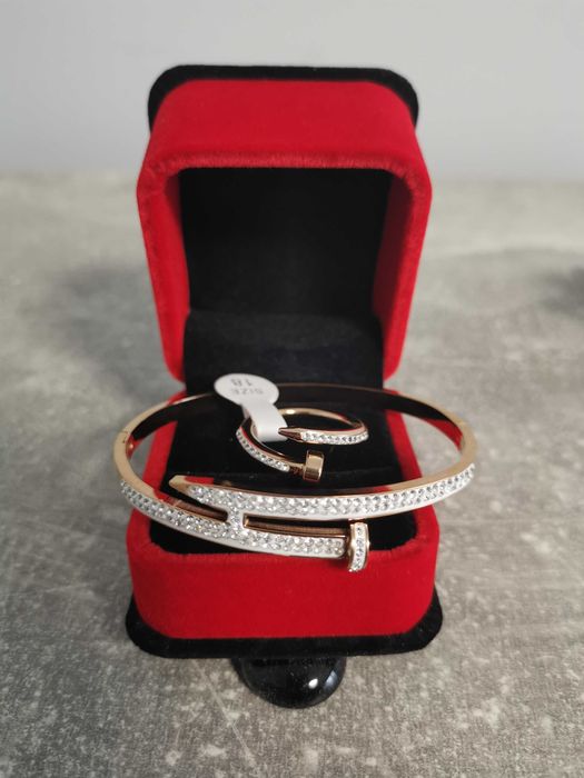 Комплект гривна и пръстен във формата на пирон