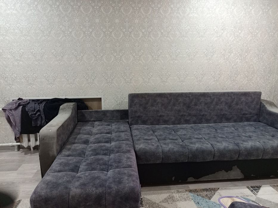 Продам диван серый