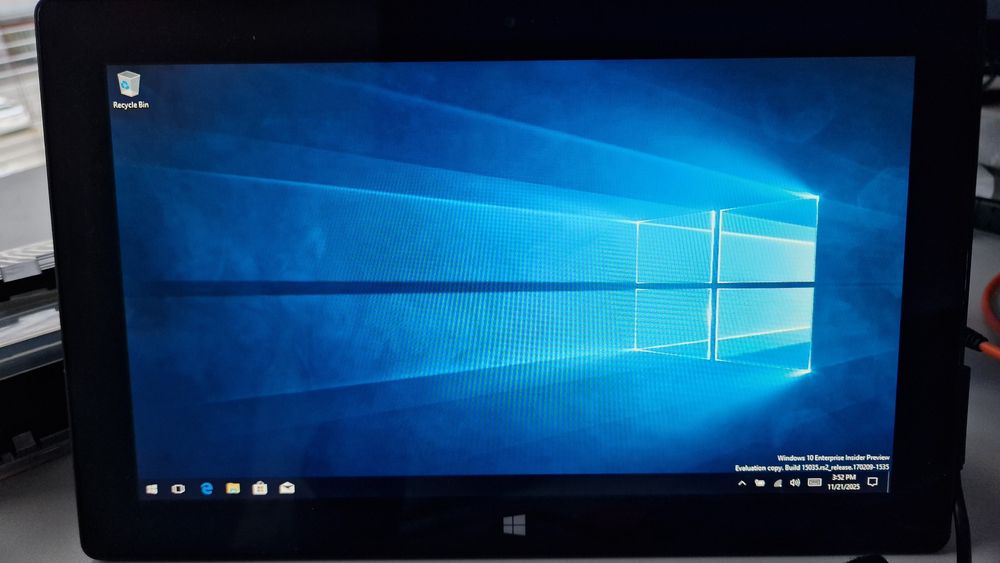Microsoft Surface RT 64Gb Win 10 10.6"