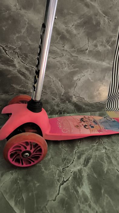 Продам самокат в хорошем состоянии