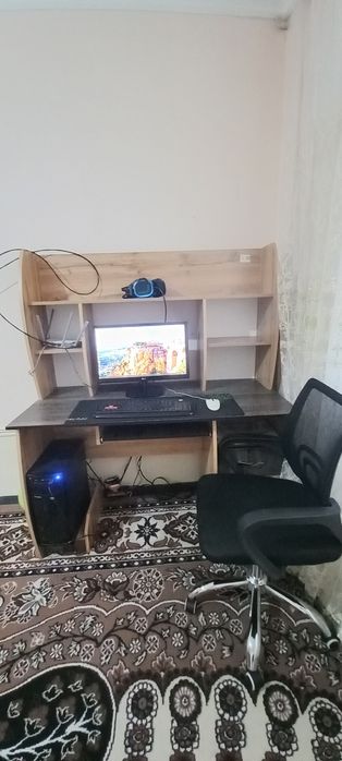 Igravoy kamputer stollari bilan