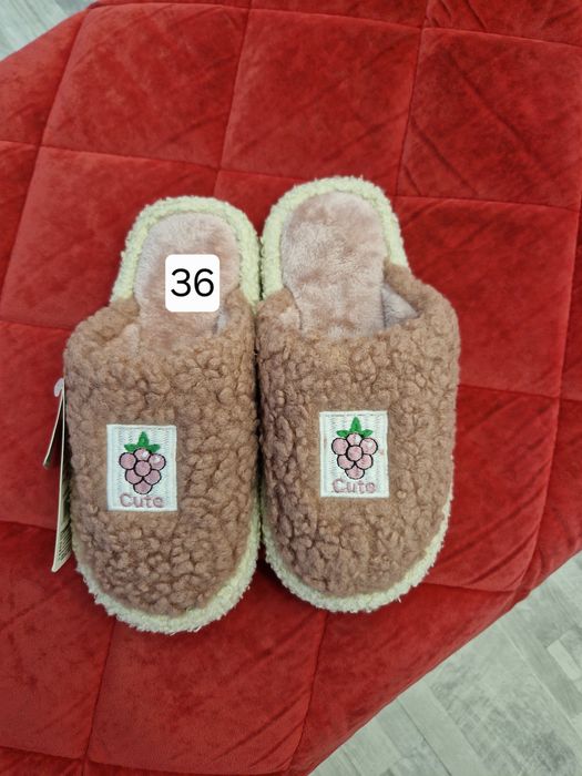 Тапочки жееские домашние.