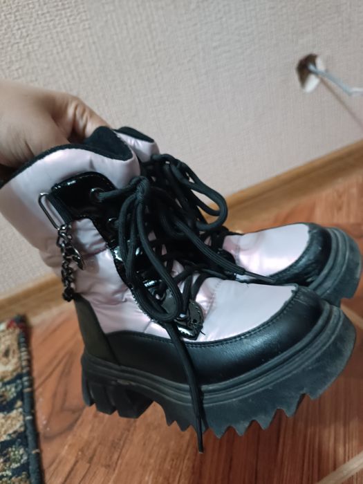 Обувь детская сапоги и кроссовки девчачие