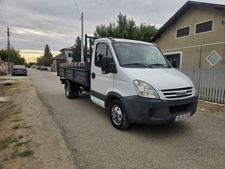 Iveco basculabil pe trei parti